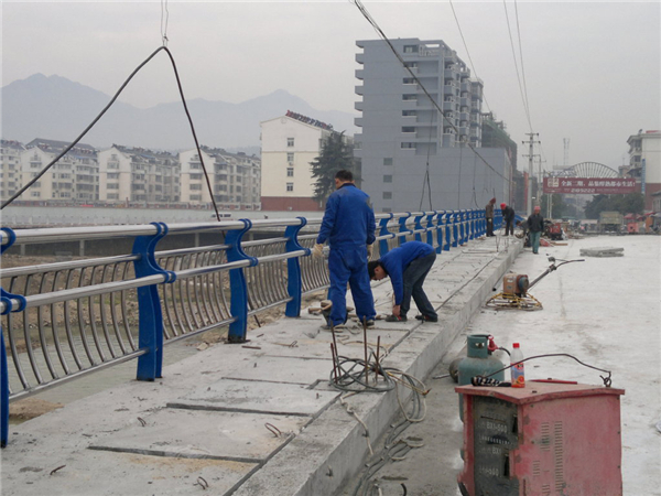 博尔塔拉不锈钢复合管护栏常见问题及解决方案