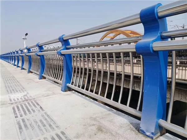 博尔塔拉304不锈钢复合管护栏的生产工艺揭秘